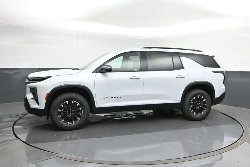 2026 Chevrolet Traverse Z71 photo 1