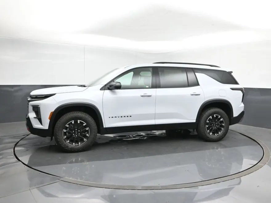 2026 Chevrolet Traverse Z71 photo 1