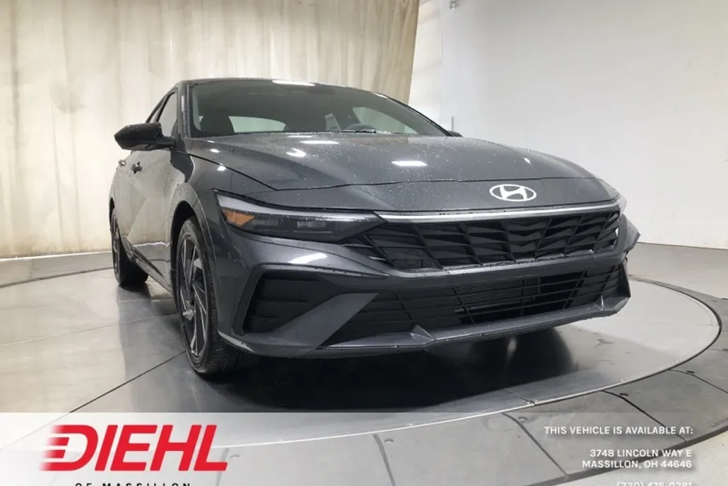2025 Hyundai Elantra SEL Sport photo 1