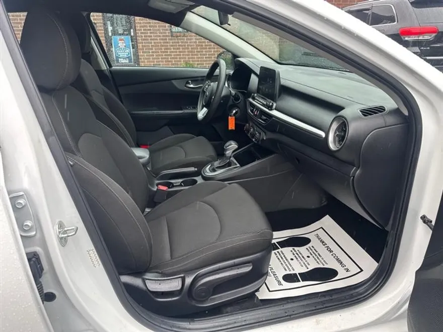 2021 Kia Forte FE photo 17