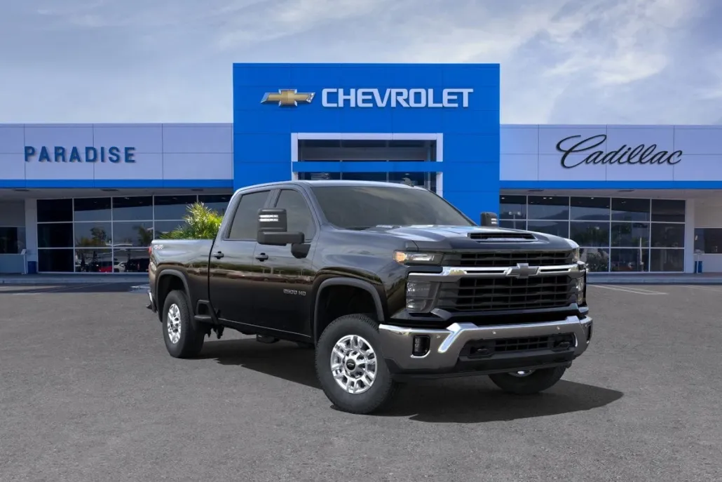 2025 Chevrolet Silverado LT photo 1