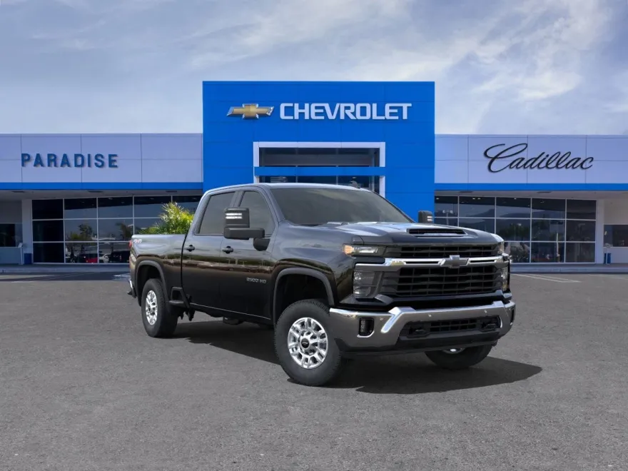 2025 Chevrolet Silverado LT photo 1