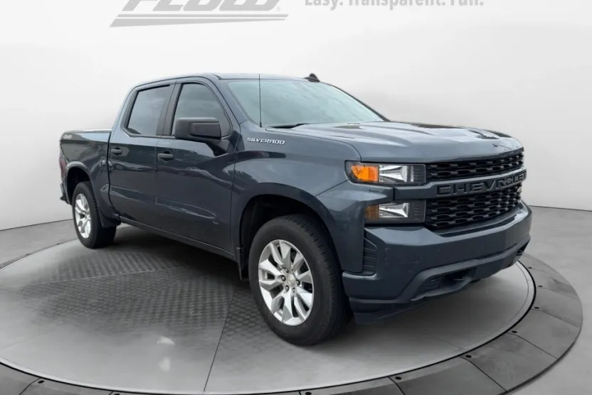 2021 Chevrolet Silverado Custom photo 1