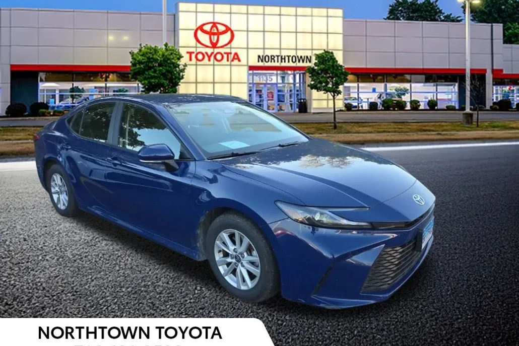 2025 Toyota Camry LE photo 1