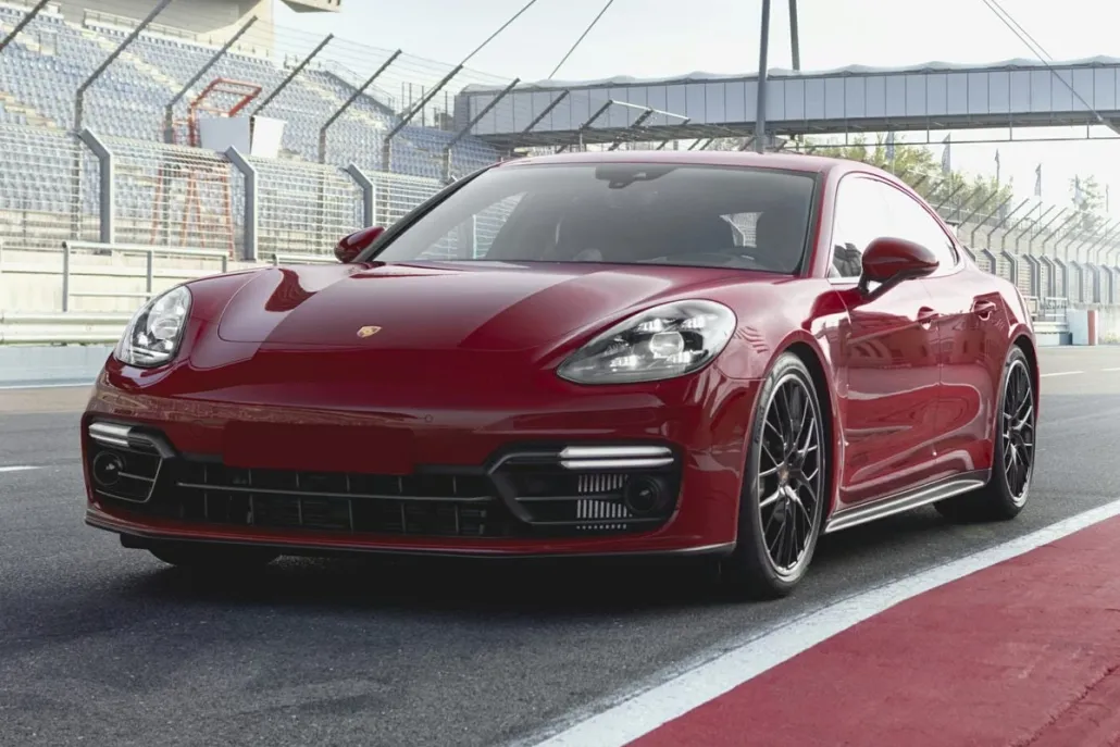 2020 Porsche Panamera GTS photo 1