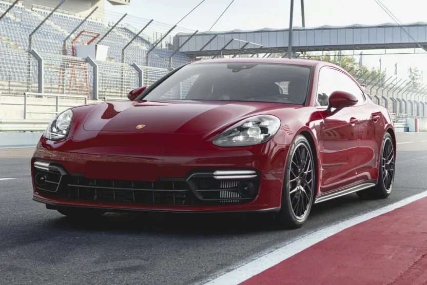 2020 Porsche Panamera GTS photo 1