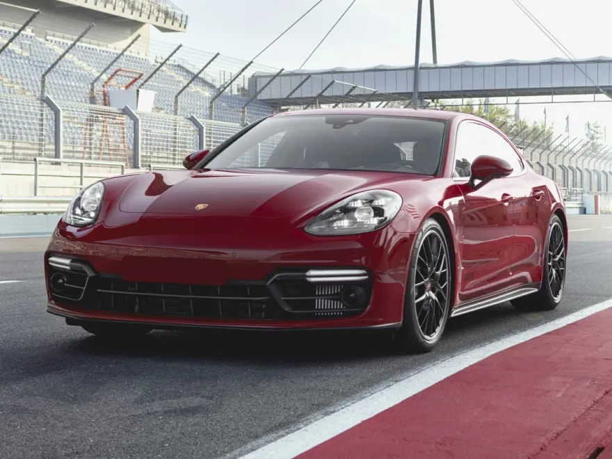 2020 Porsche Panamera GTS photo 1