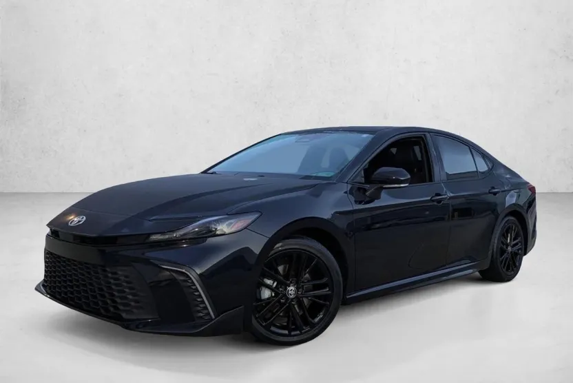 2025 Toyota Camry SE photo 1