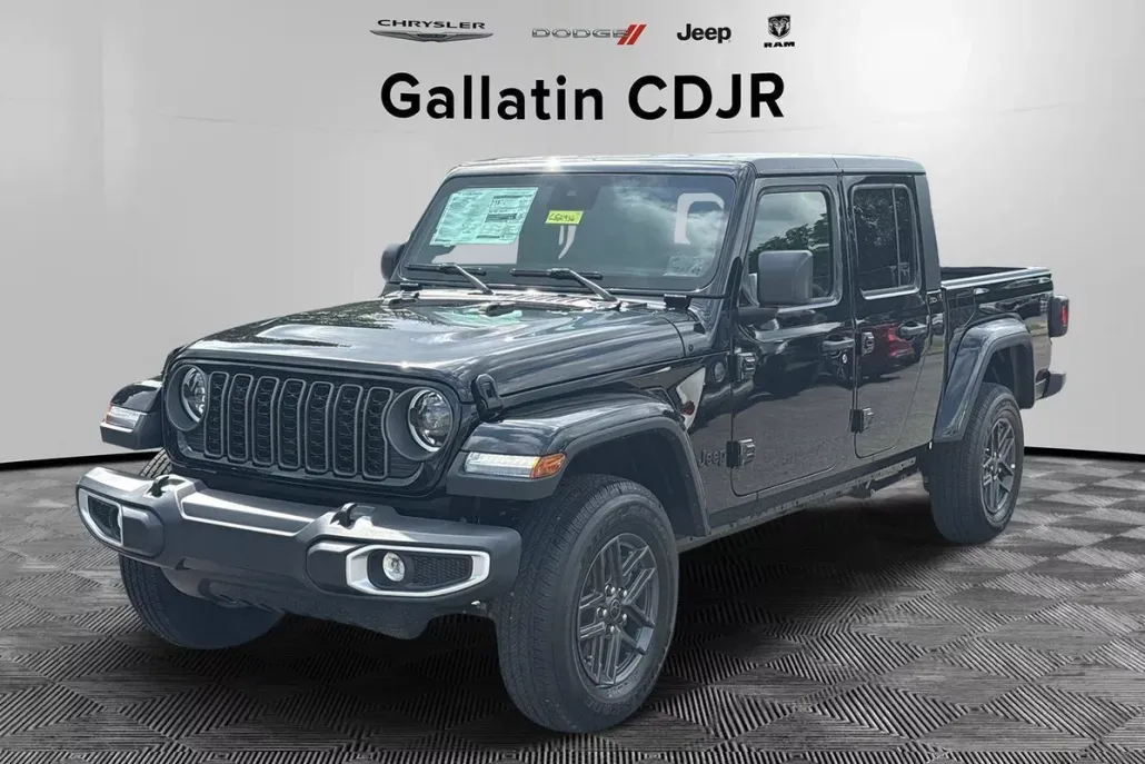 2025 Jeep Gladiator Sport S photo 1