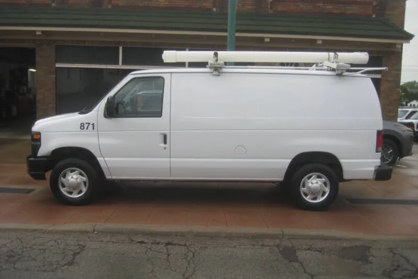2013 Ford E-350 photo 1