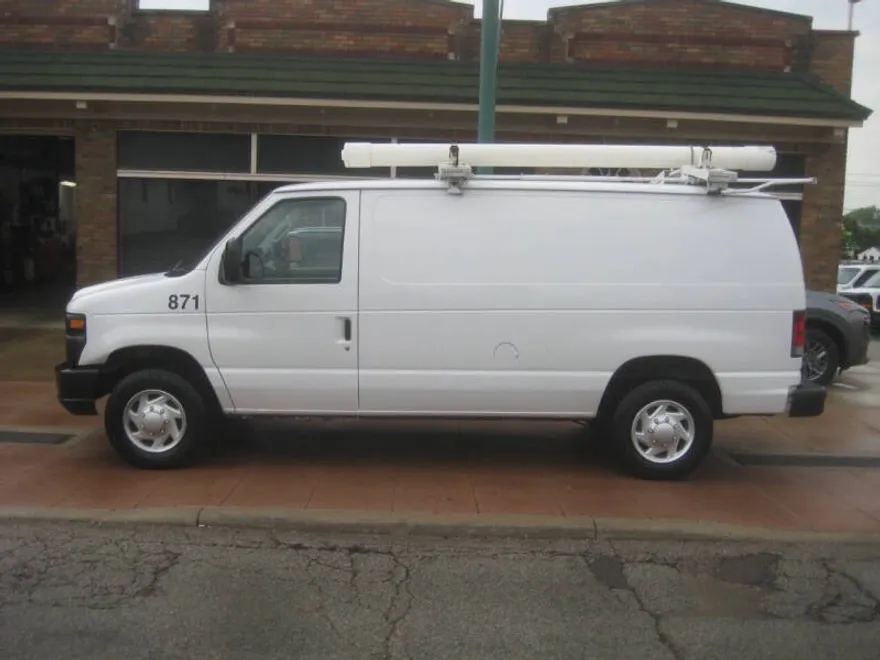 2013 Ford E-350 photo 1