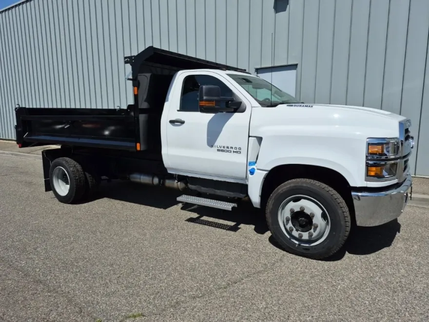 2024 Chevrolet Silverado 5500HD Work Truck photo 1