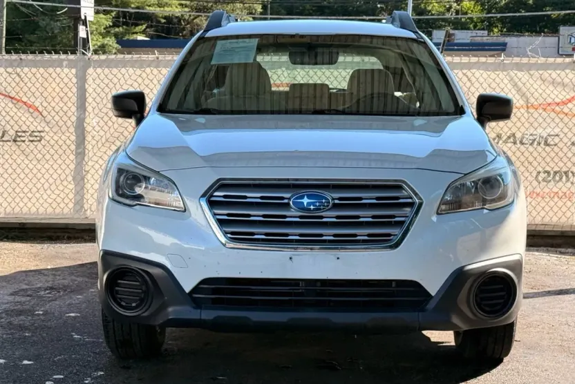 2017 Subaru Outback 2.5i photo 1