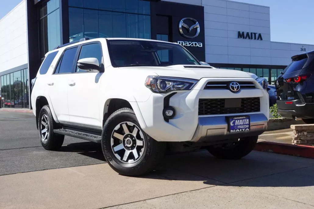 2024 Toyota 4Runner TRD Off-Road Premium photo 1