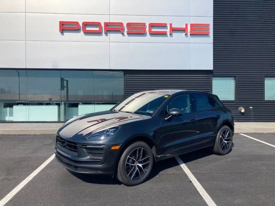 2024 Porsche Macan T photo 1