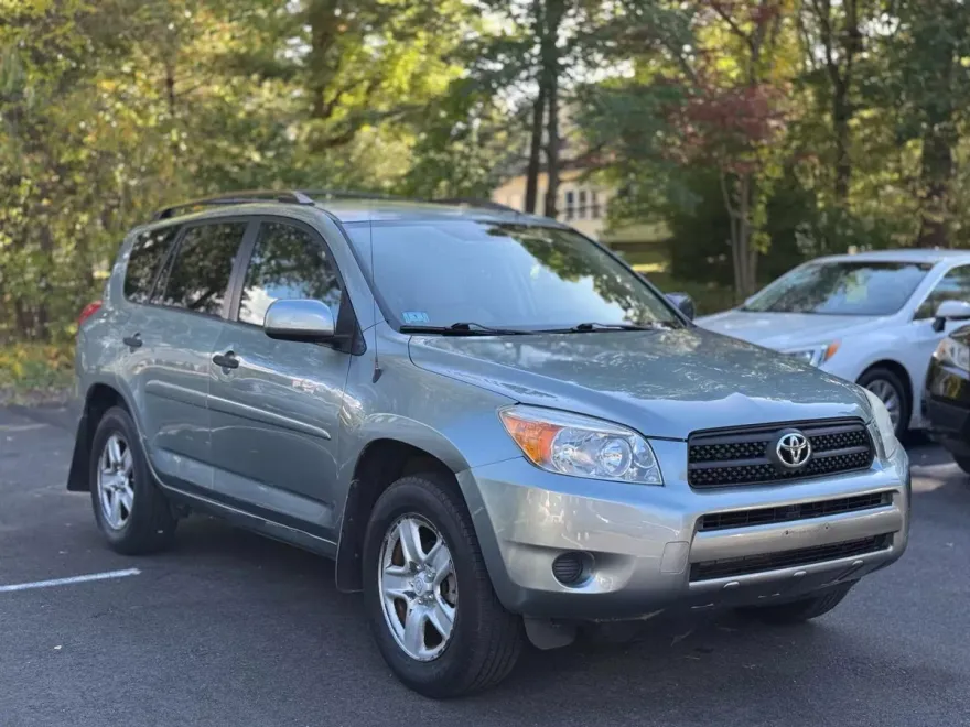 2007 Toyota RAV4 Sport photo 1