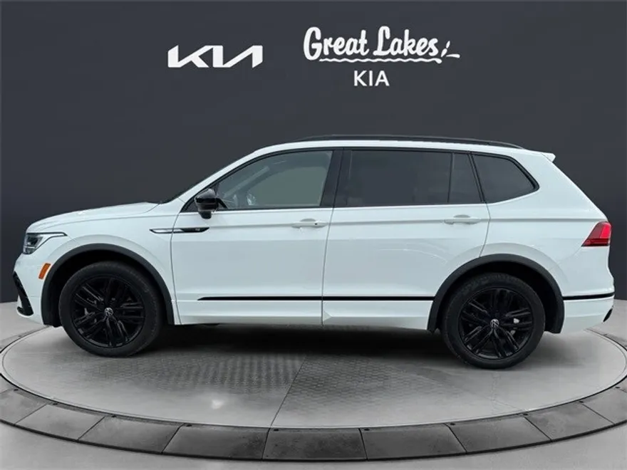 2022 Volkswagen Tiguan SE R-Line Black photo 1