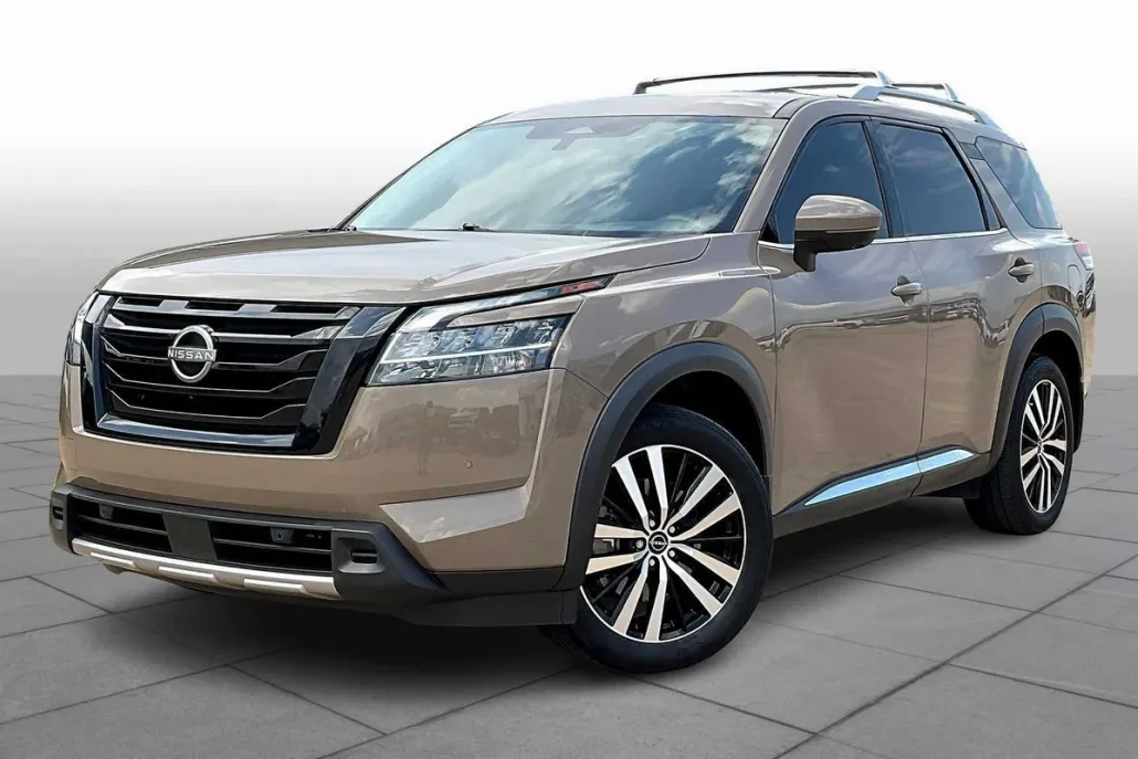 2023 Nissan Pathfinder Platinum photo 1