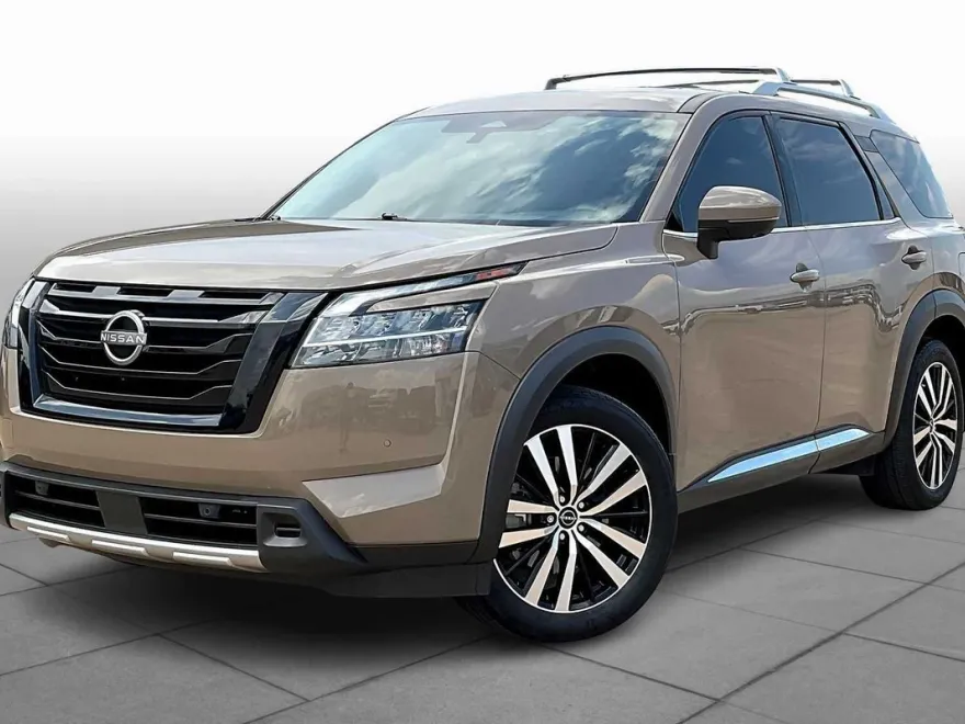 2023 Nissan Pathfinder Platinum photo 1