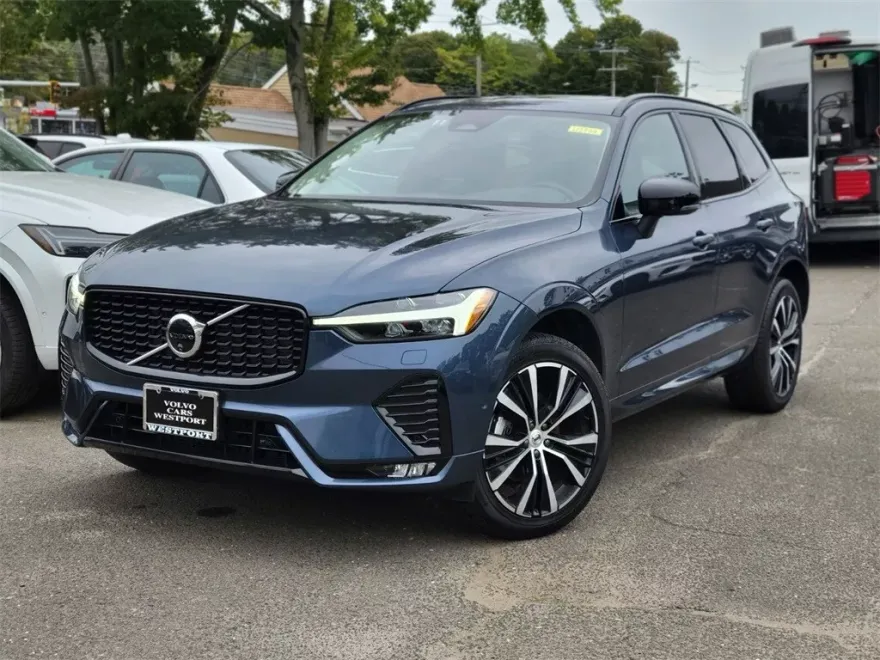 2025 Volvo XC60 B5 Plus photo 1