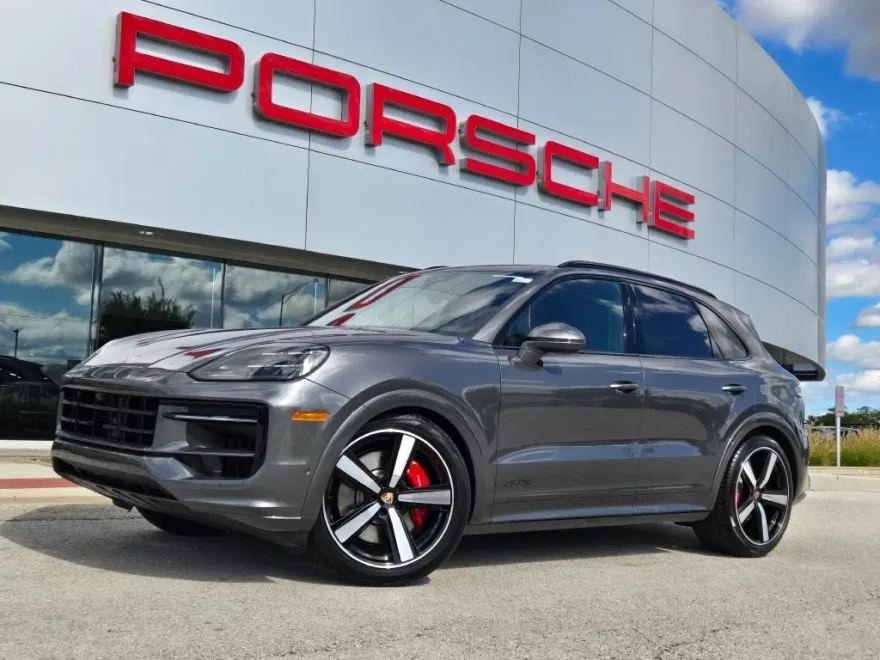 2026 Porsche Cayenne GTS photo 1