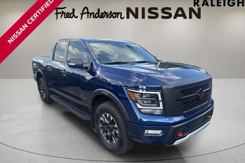 2023 Nissan Titan PRO-4X photo 1