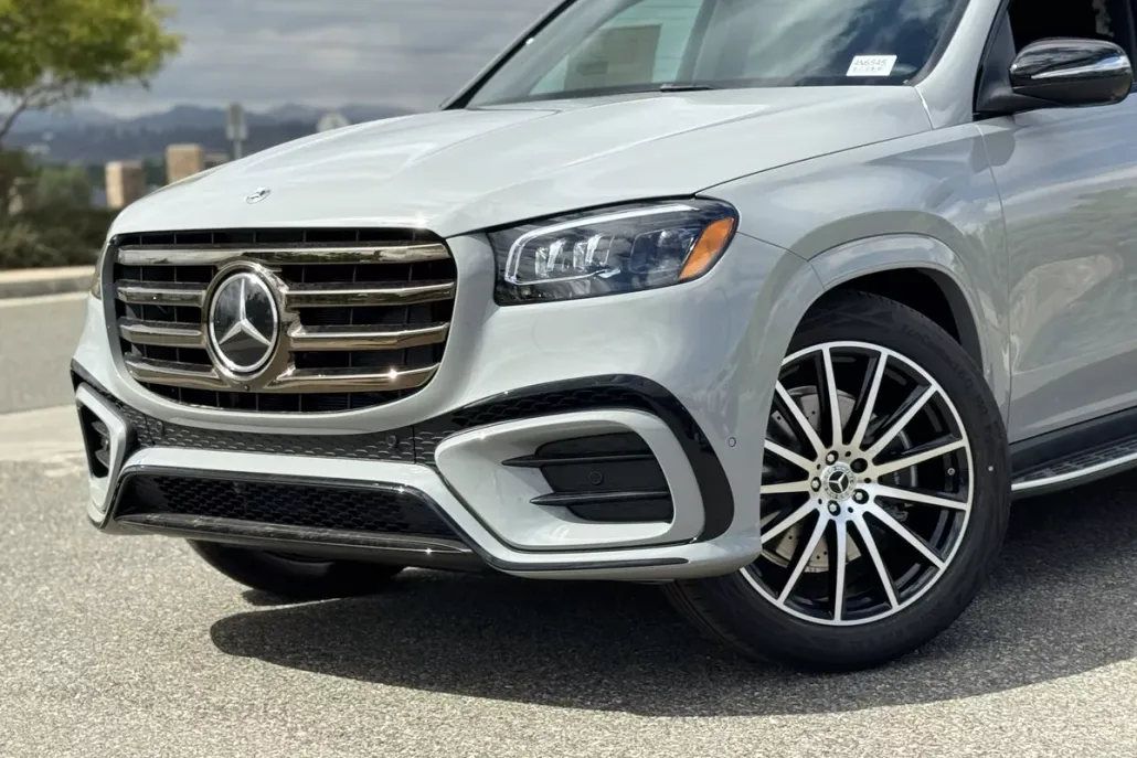 2026 Mercedes Benz GLS 580 4MATIC photo 1