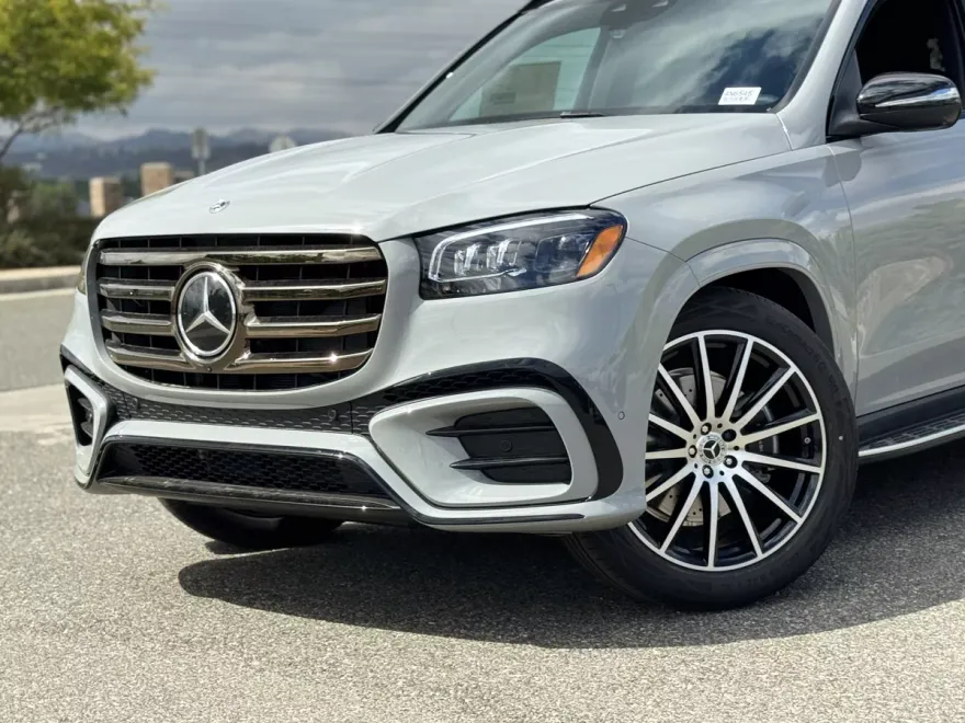2026 Mercedes Benz GLS 580 4MATIC photo 1