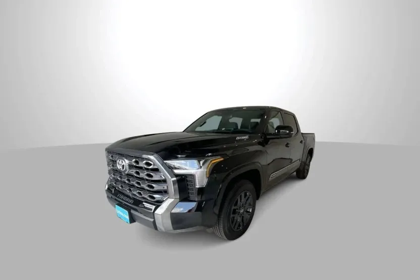 2025 Toyota Tundra Platinum CrewMax photo 1