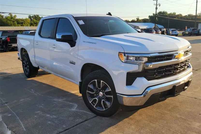 2023 Chevrolet Silverado 1500 LT photo 1