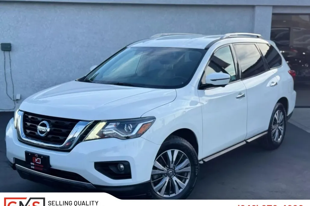 2019 Nissan Pathfinder SL photo 1