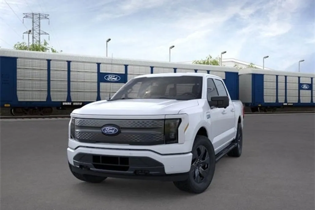2025 Ford F-150 Lightning photo 1