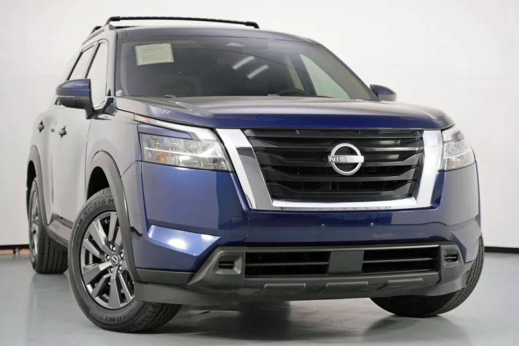 2022 Nissan Pathfinder SV photo 1