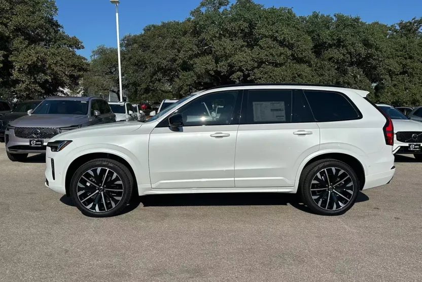2026 Volvo XC90 AWD photo 1