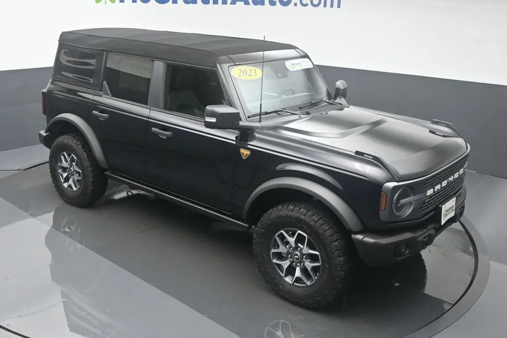 2023 Ford Bronco Badlands photo 1