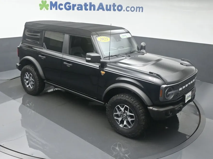 2023 Ford Bronco Badlands photo 1