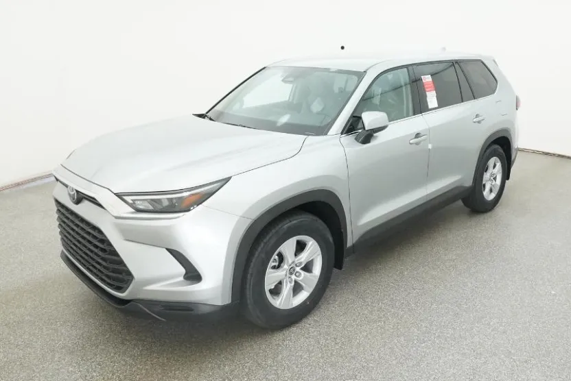 2026 Toyota Grand Highlander LE photo 1