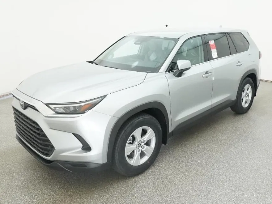 2026 Toyota Grand Highlander LE photo 1