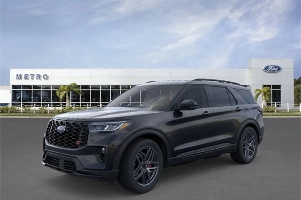 2025 Ford Explorer ST photo 1