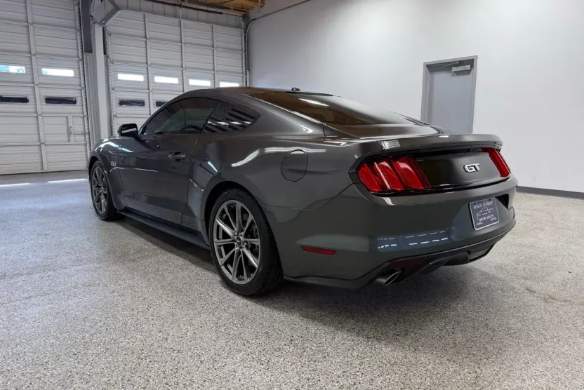 2016 Ford Mustang GT Premium photo 1