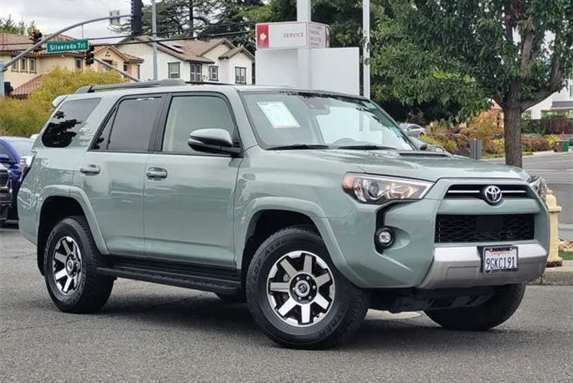 2023 Toyota 4Runner TRD Off-Road Premium photo 1