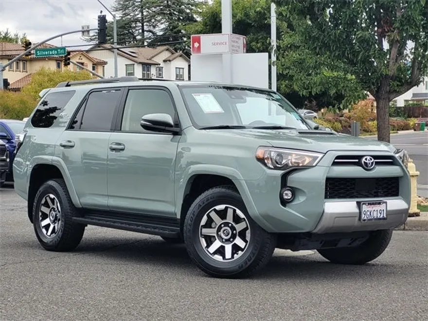 2023 Toyota 4Runner TRD Off-Road Premium photo 1