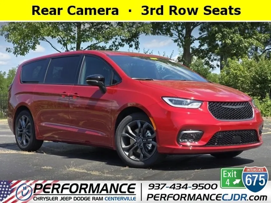 2026 Chrysler Pacifica photo 1