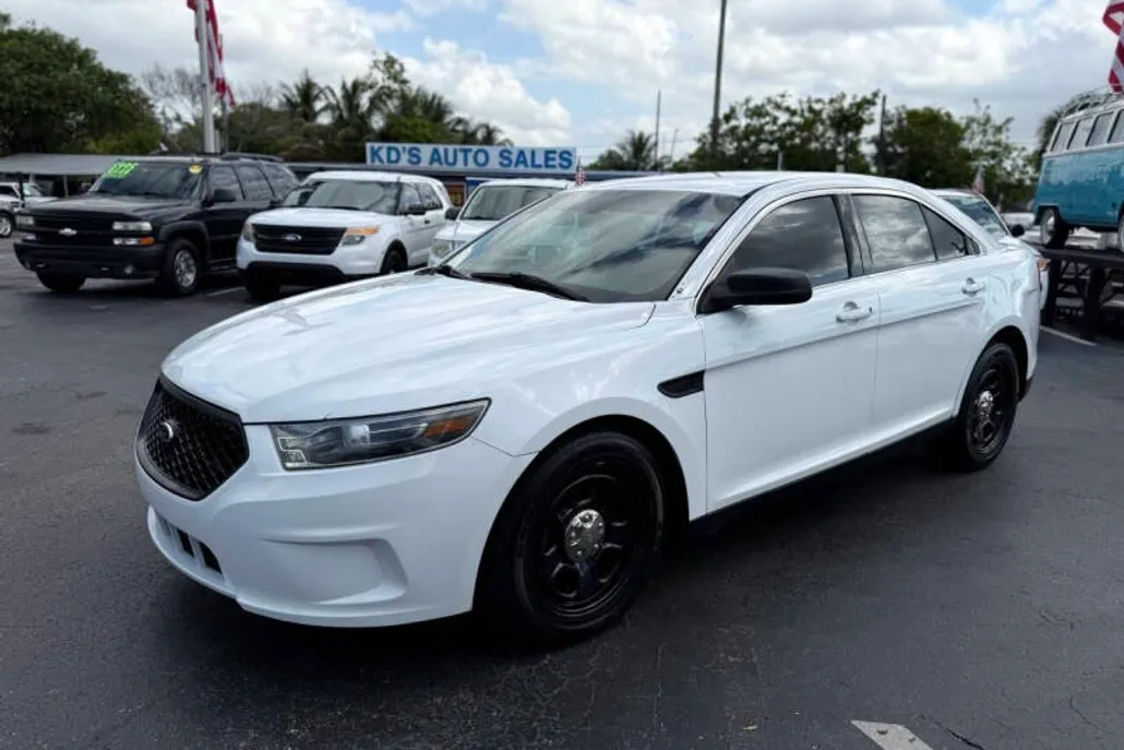 2015 Ford Taurus photo 1