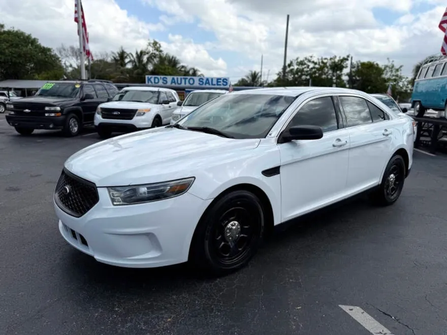 2015 Ford Taurus photo 1