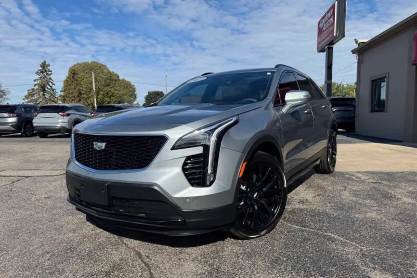 2023 Cadillac XT4 Sport photo 1