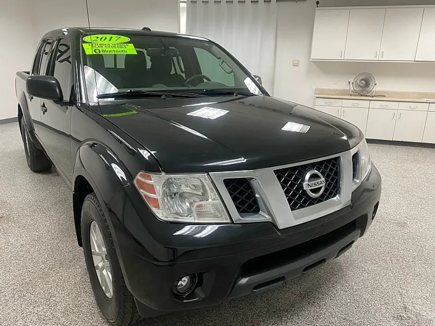 2017 Nissan Frontier Crew Cab SV photo 1