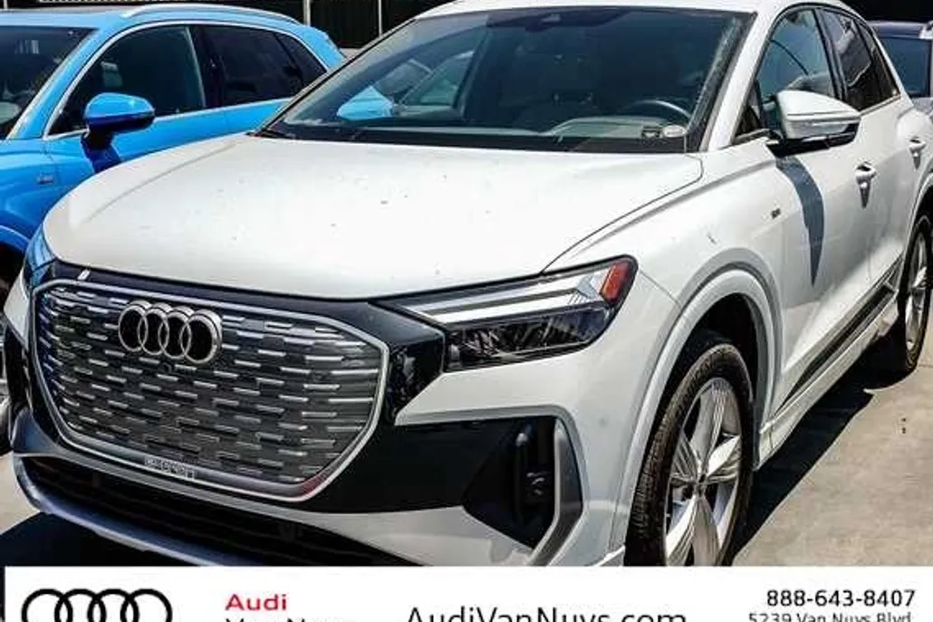 2024 Audi Q4 E-tron Premium photo 1