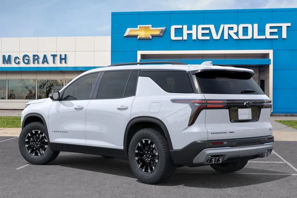2026 Chevrolet Traverse Z71 photo 1