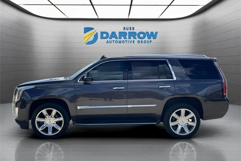 2017 Cadillac Escalade Luxury photo 1